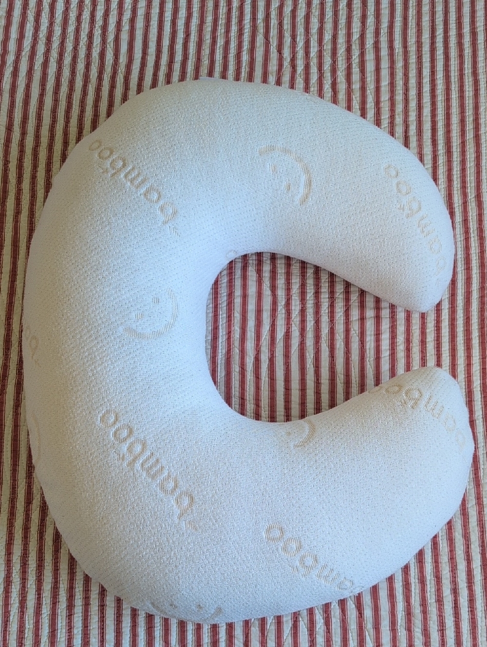 baby works memory foam feeding pillow with extra cotton covers & storage case - Picture 7 of 15